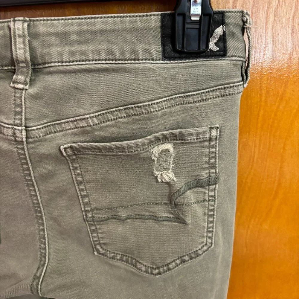 AMERICAN EAGLE JEANS 4 Green‎ Super Stretch Distressted